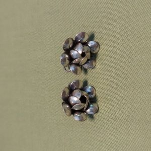Vintage Sterling silver screw-back flower earrings